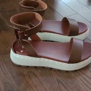 New Mia Amelia Platform Sandal Cognac Sandals with Ankle Strap Size 9